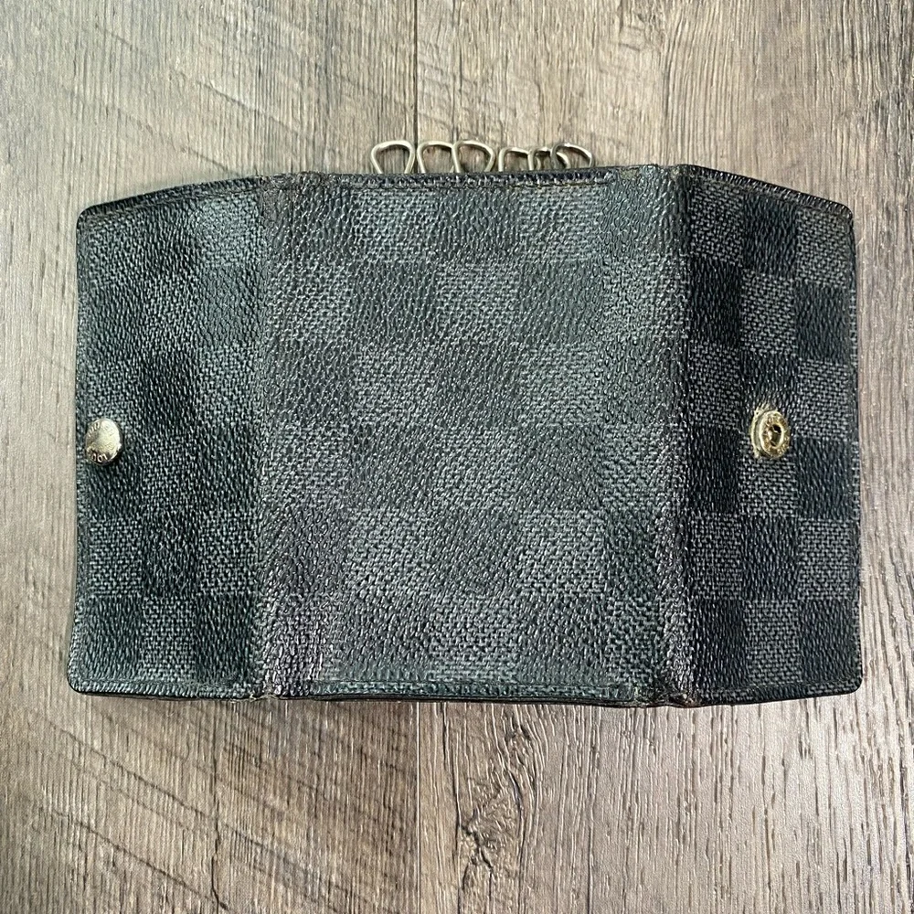 LOUIS VUITTON LV Damier Graphite 6 Key Holder